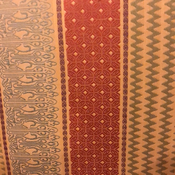 Meet your Posher, PinkCupcake7 - Picture 2 of 3